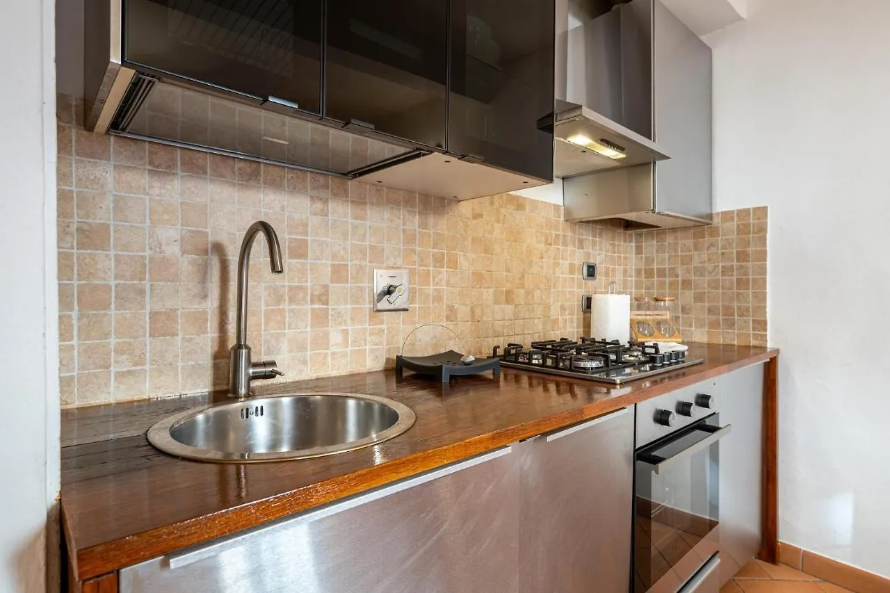 Sant'Ambrogio Colorful Apartment Florence Italy